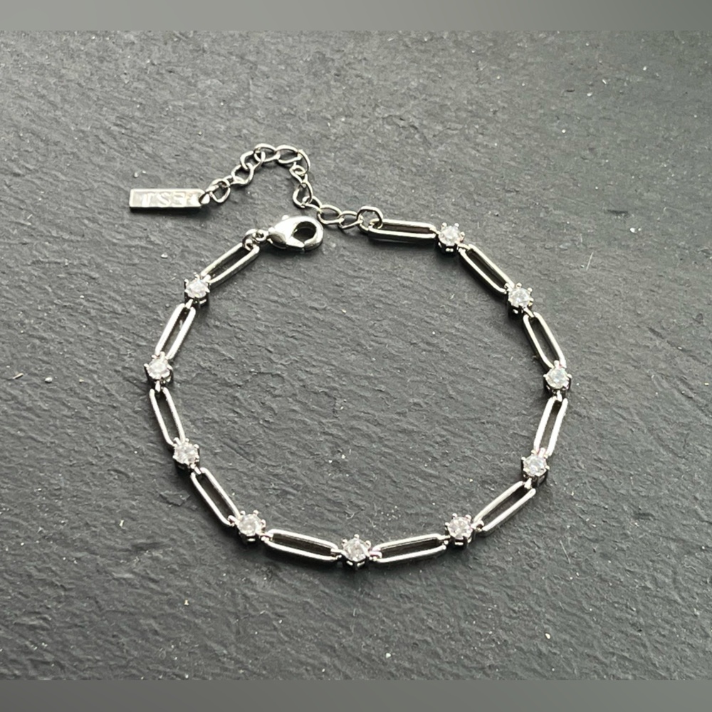 Elizabeth Stone Silver Chain Bracelet with Clear Stones